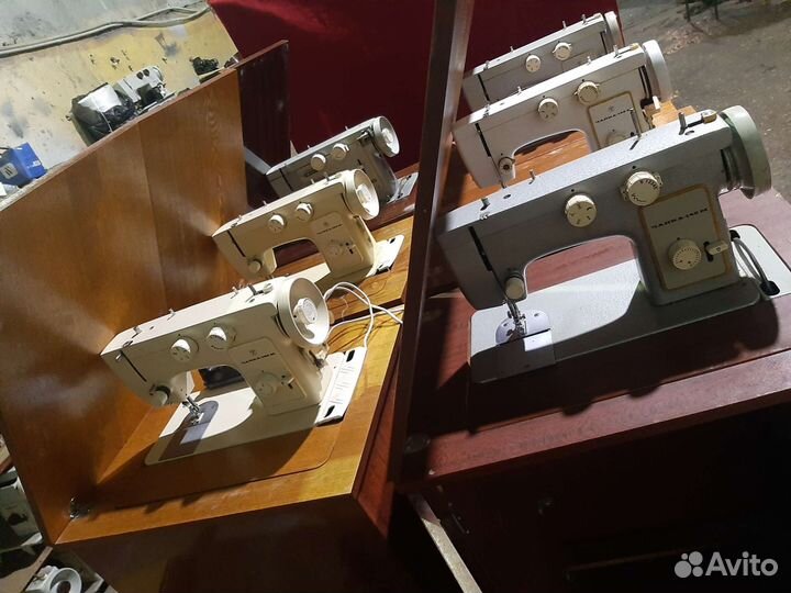 Швейная машинка подольский 142