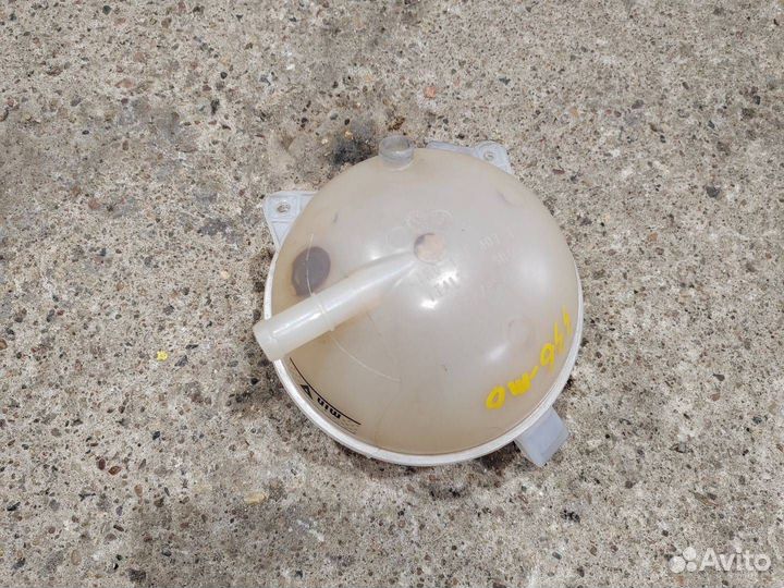 Бачок расширительный Volkswagen Tiguan 2011