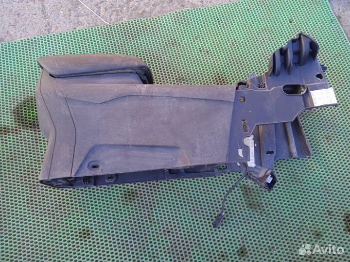 Подлокотник Ford Focus 3 iqdb 2013