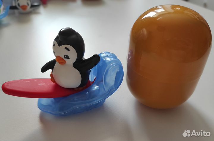 Игрушки из киндера макси пингвины, леди баг, yeti