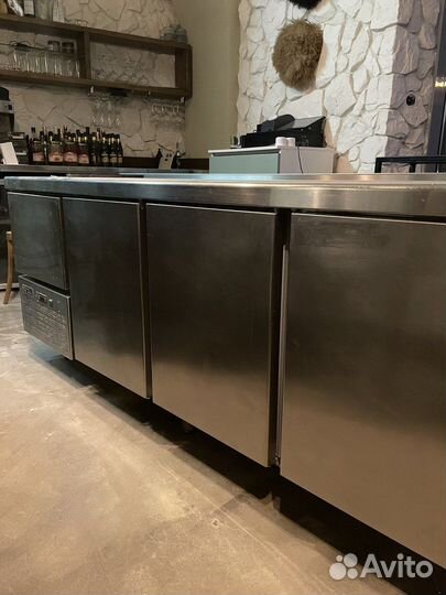 Oscar Zarzosa BM-2000 - Стол-холодильник