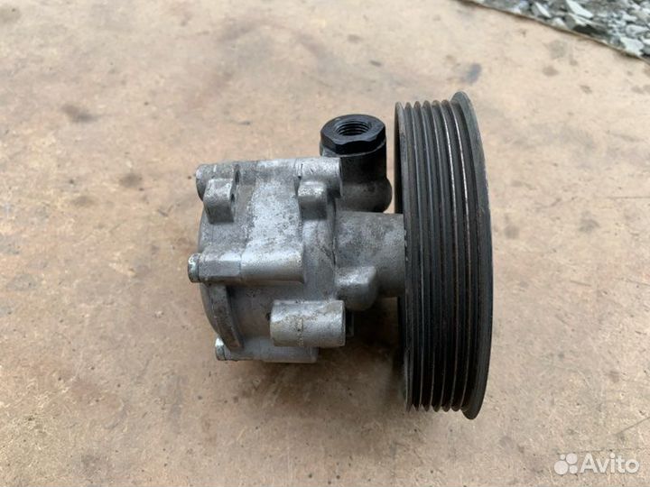 Насос гидроусилителя руля Nissan Almera G15