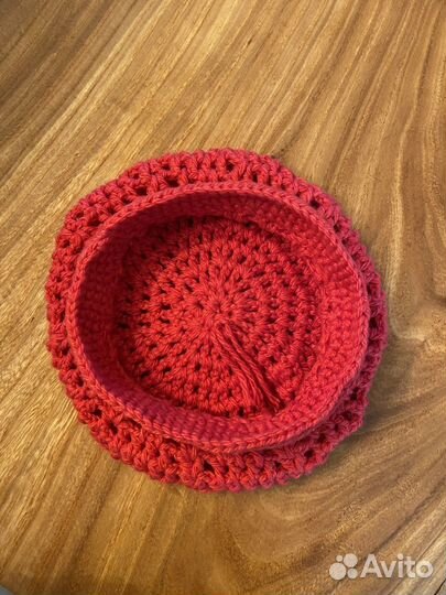 Берет новый малиновый вязаный крючком детский