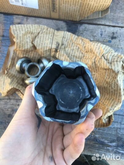 Шрус внутренний правый Cadillac SRX 2003-2009