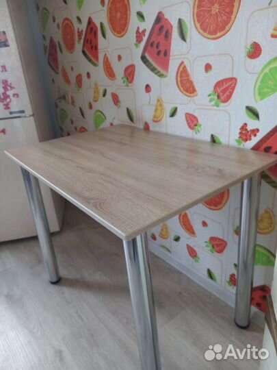 Стол обеденный