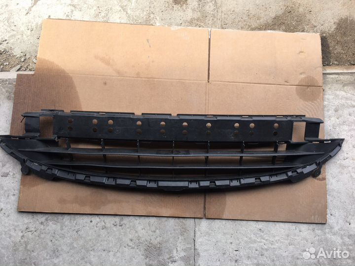 Решётка в бампер Peugeot 207 (1810)