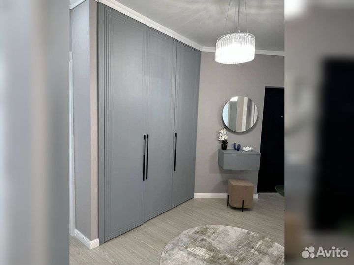 Шкаф платяной