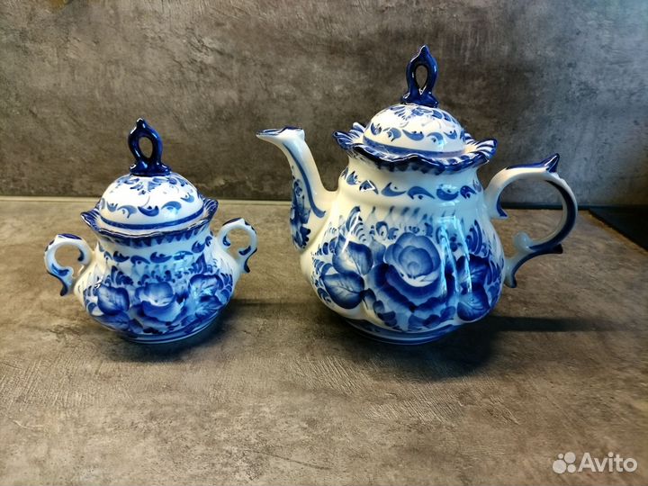 Гжель чайник и сахарница