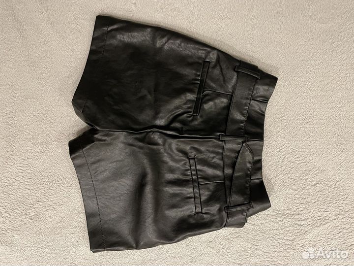 Кожаные шорты