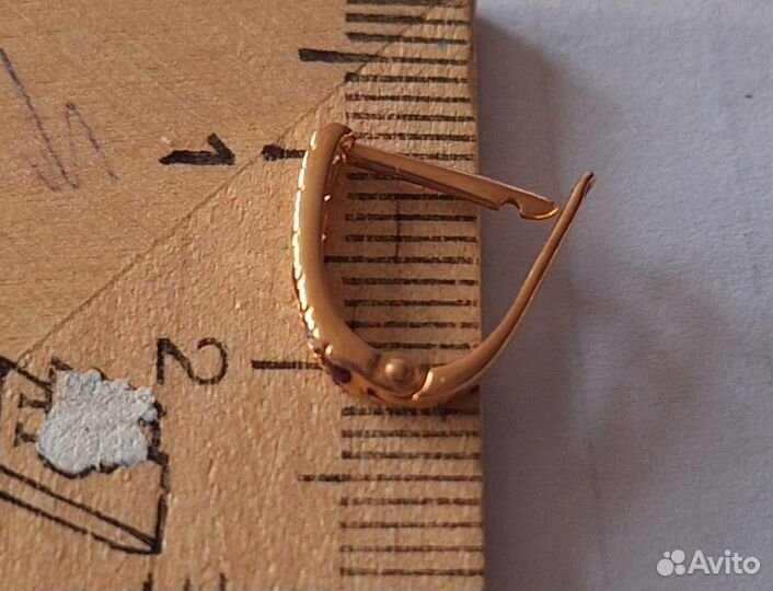 Золотые серьги