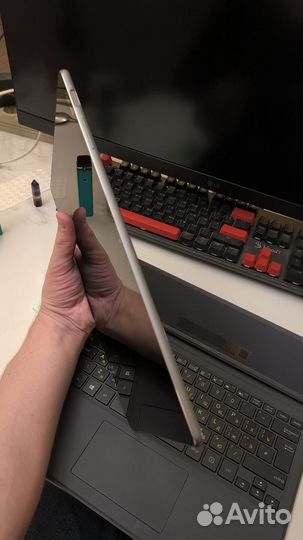 Asus T305C (windows планшет)