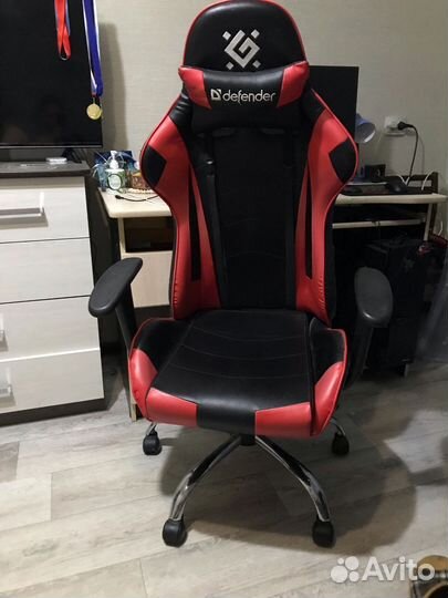 Компьютерное кресло defender