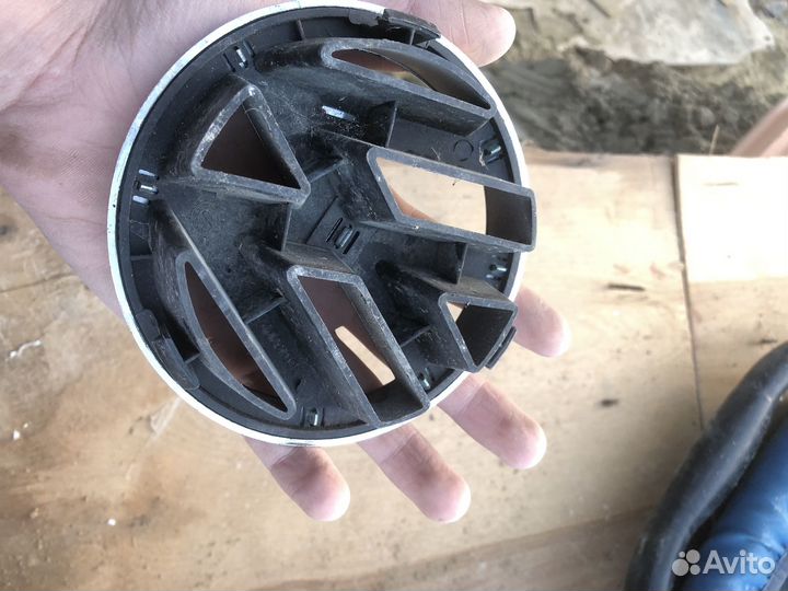 Эмблема-Шильдик Volkswagen (оригинал)