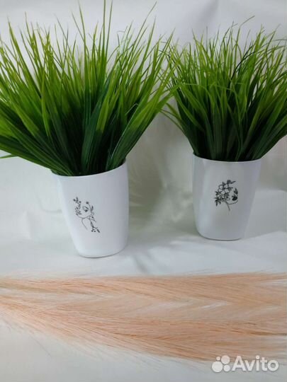 Искусственная зелень, трава, цветы в кашпо