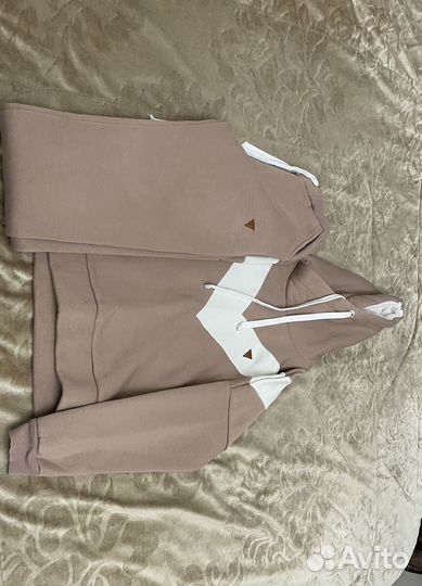 Спортивный костюм женский