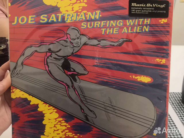 Винил Joe Satriani surfing with the alien