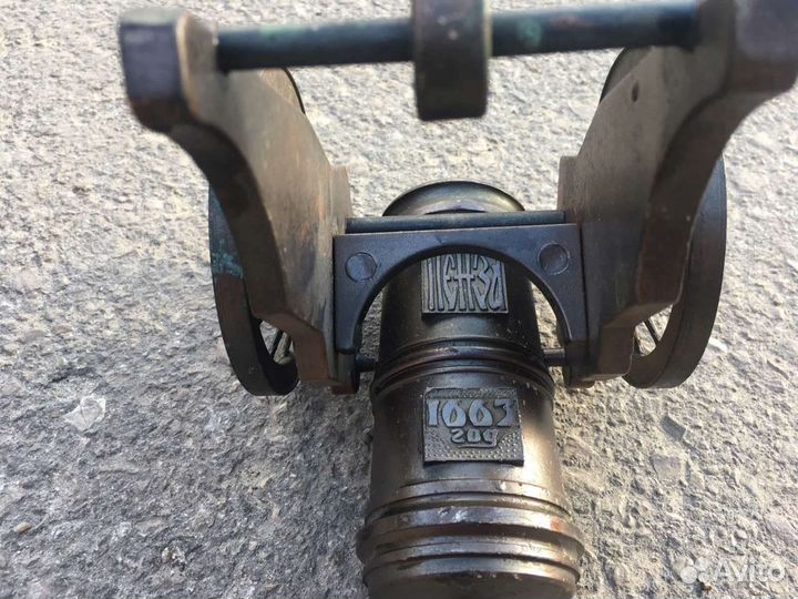 Статуэтка настольная