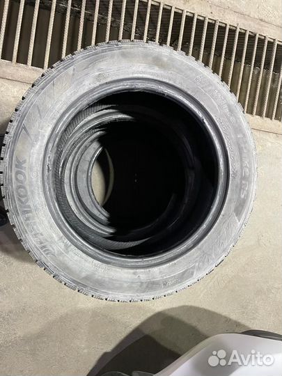 Hankook Winter I'Pike 215/55 R16