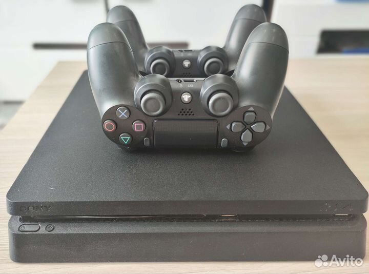 Sony ps4 slim 1tb+FIFA2023+UFC4