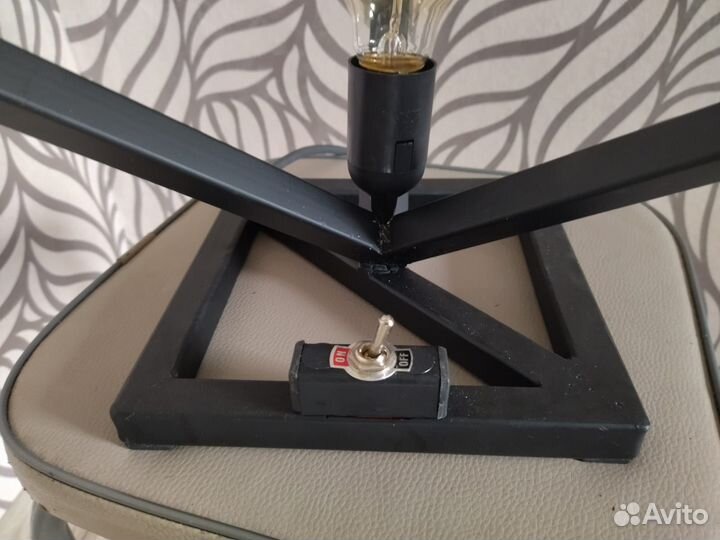 Настольная лампа 