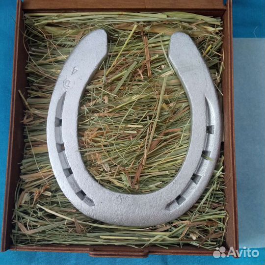 Подкова на счастье сувенирная в дом