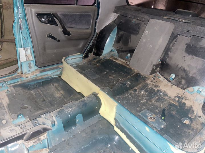 Кузов волга 31105