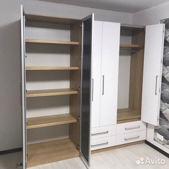 Шкаф