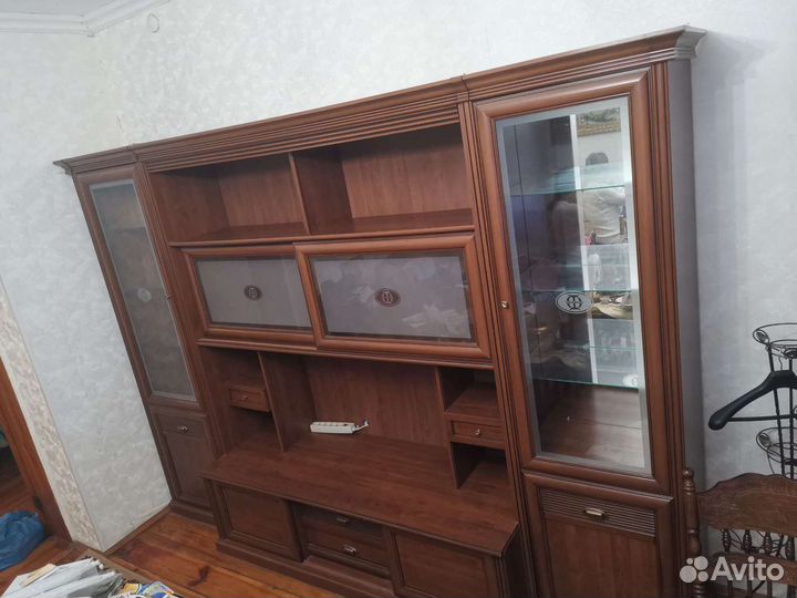 Стенка в гостиную