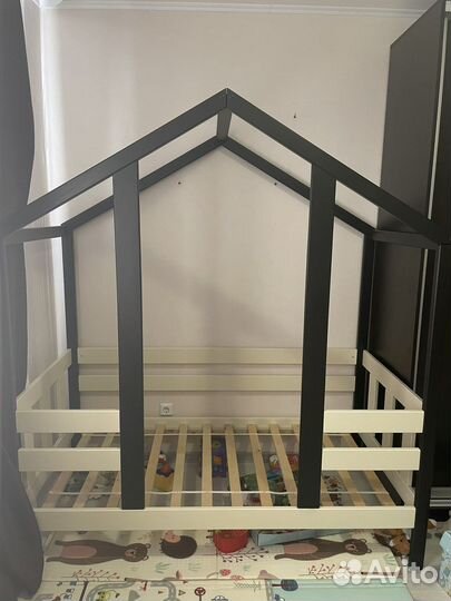 Детская кровать домик