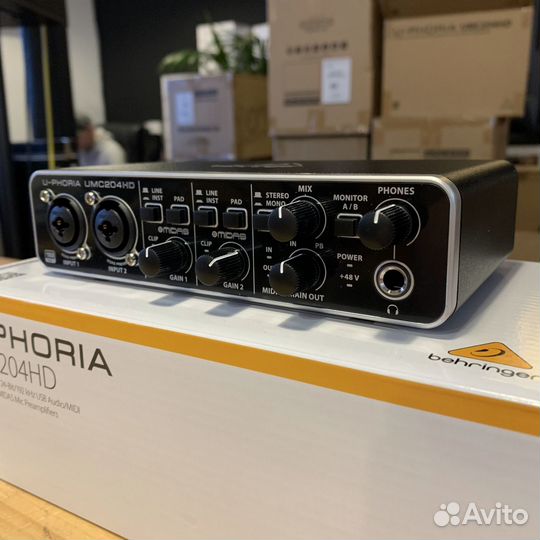 Behringer UMC204HD в Наличии