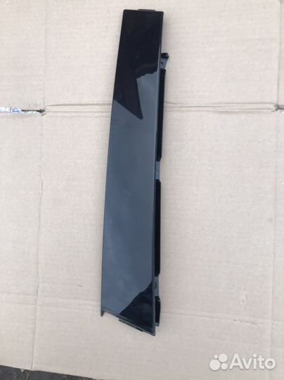 Накладка передней правой двери VW Tiguan