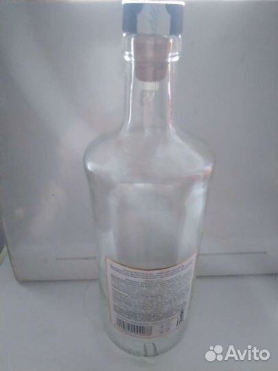 Бутылка из под коньяка martell vs