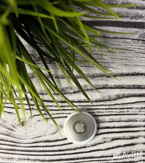 Apple AirTag новый