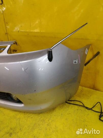 Бампер передний Toyota Prius NHW20