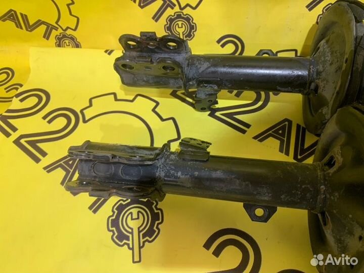 Стойки комплект передние Toyota Vista ZZV50 1ZZ-FE