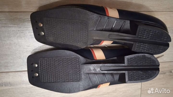 Ботинки лыжные