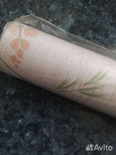 Рулон обоев для дачи