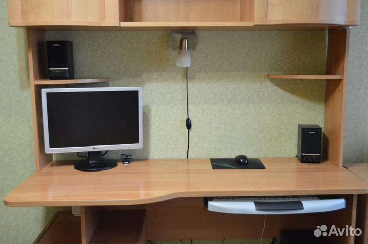 Мебель для школьника, в детскую комнату