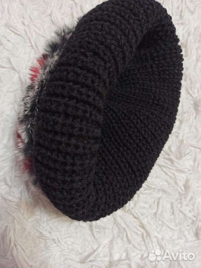 Теплая красивая шапка