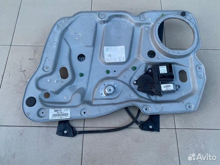 Стеклоподьемник передний правый Volkswagen Touran