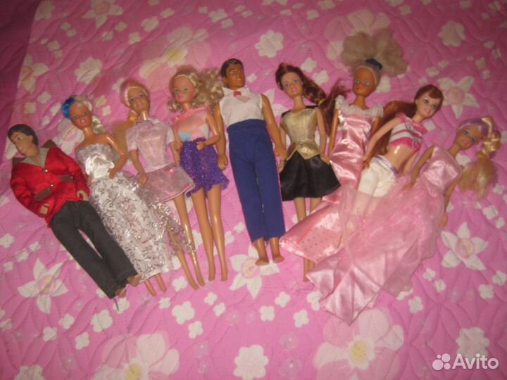 Много кукол