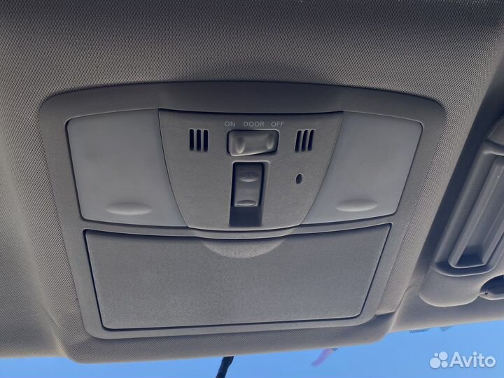 Nissan Patrol Y62 Плафон салонный