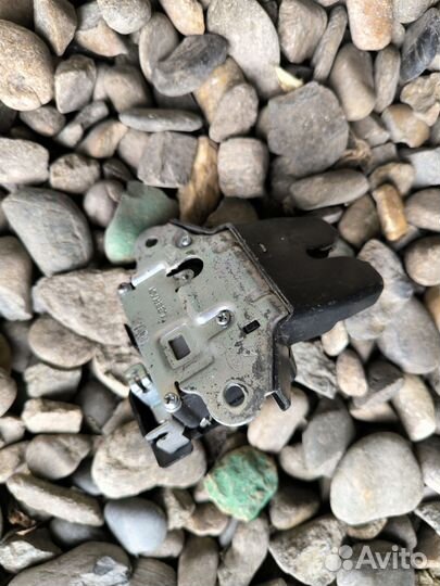 Hyundai Elantra md 2012 замок крышки багажника