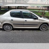 Peugeot 206 1.4 MT, 2006, битый, 100 000 км, с пробегом, цена 100 000 руб.