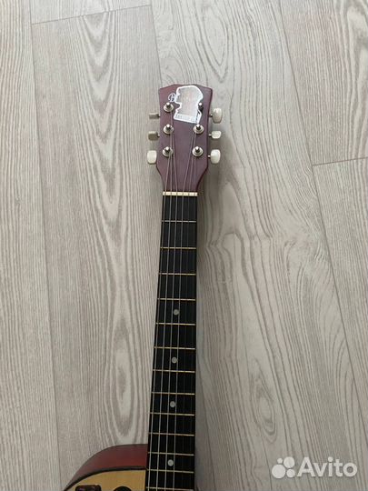 Акустическая гитара