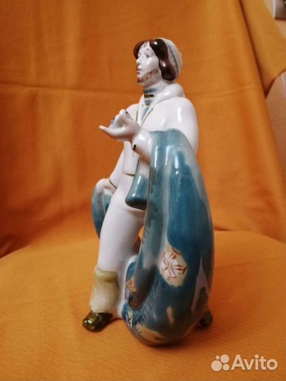 Статуэтка фарфор Рыбак с неводом