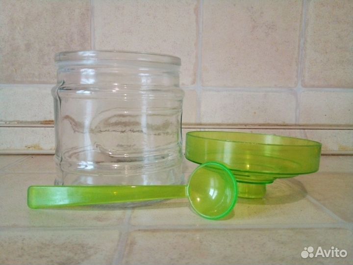 Сахарница с ложкой