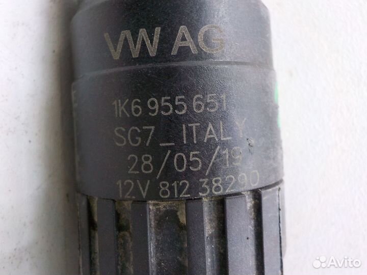 Насос бачка омывателя Volkswagen Tiguan 2016