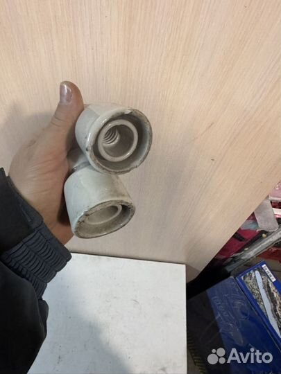 Фарфоровые изоляторы