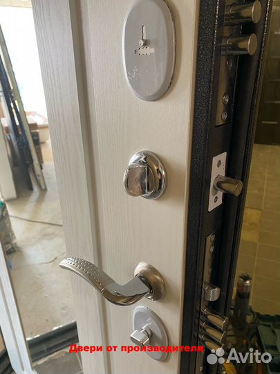 Дверь входная зеркало